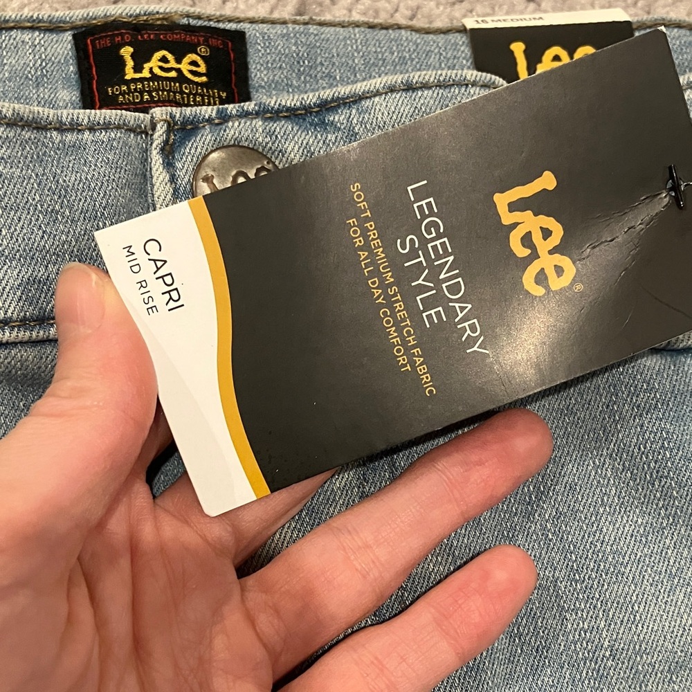 ❌SOLD on VINTED❌ - Lee Light Blue Capri Legendary Style Jeans - Picture 4 of 11